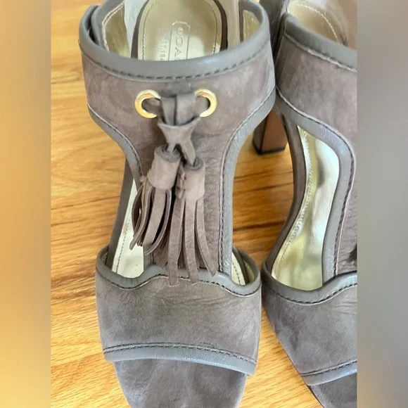 Coach Tristen Elephant Nubuck Leather Sandals
Heels w/ Turnlock & Tassel 9.5 - Picture 5 of 11